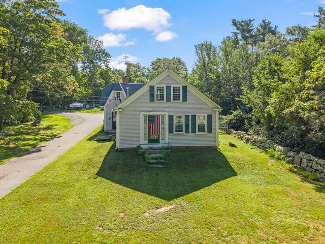 8 S Main St, Carver, MA 02330