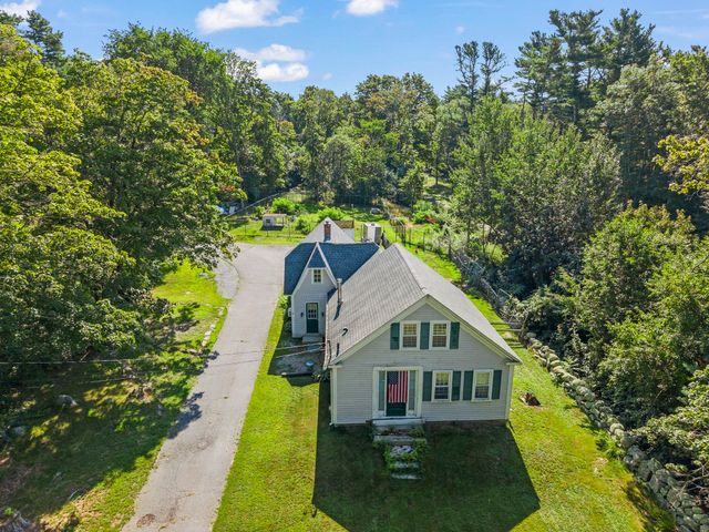 8 S Main St, Carver, MA 02330