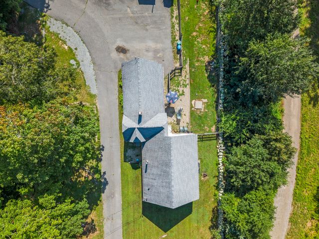 8 S Main St, Carver, MA 02330