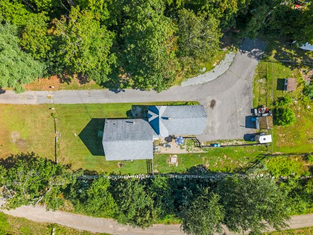 8 S Main St, Carver, MA 02330