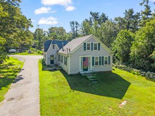 8 S Main St, Carver, MA 02330