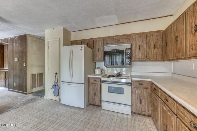 5 Bingham Court, Johnson City, TN 37604