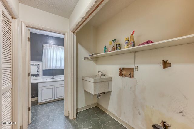 5 Bingham Court, Johnson City, TN 37604
