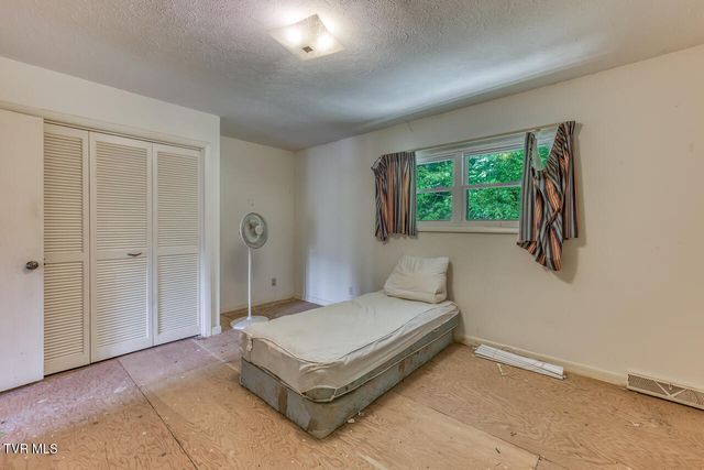 5 Bingham Court, Johnson City, TN 37604