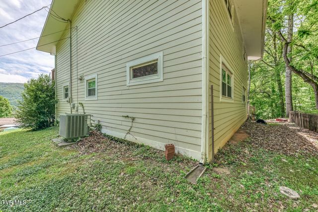 5 Bingham Court, Johnson City, TN 37604