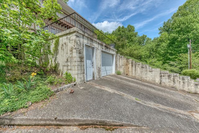5 Bingham Court, Johnson City, TN 37604