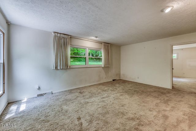 5 Bingham Court, Johnson City, TN 37604