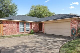 300 Windward Drive, League City, TX 77573