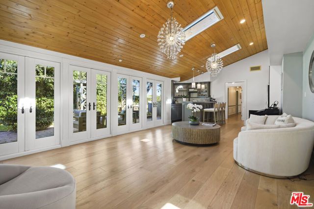 6052 Merritt Drive, Malibu, CA 90265