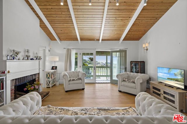 6052 Merritt Drive, Malibu, CA 90265
