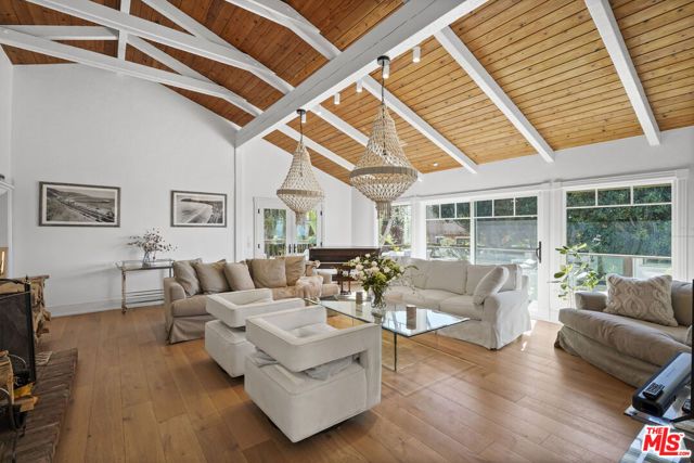 6052 Merritt Drive, Malibu, CA 90265