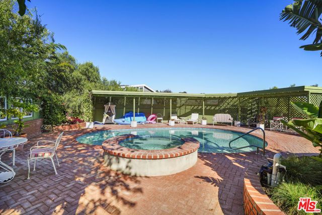6052 Merritt Drive, Malibu, CA 90265