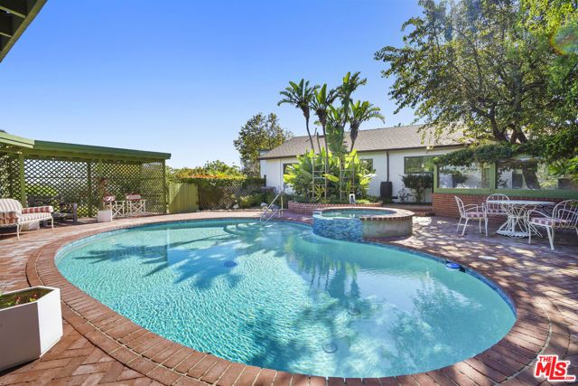 6052 Merritt Drive, Malibu, CA 90265