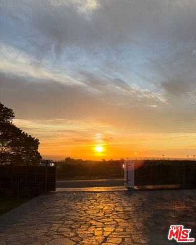 6052 Merritt Drive, Malibu, CA 90265