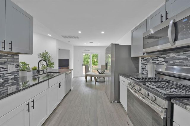 12221 Little Fatima LN, Austin, TX 78753