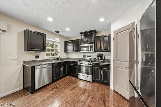 1583 Crescent Drive, Streetsboro, OH 44241