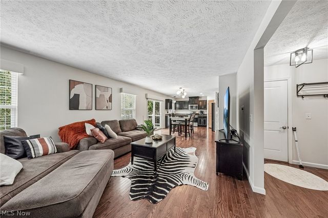 1583 Crescent Drive, Streetsboro, OH 44241