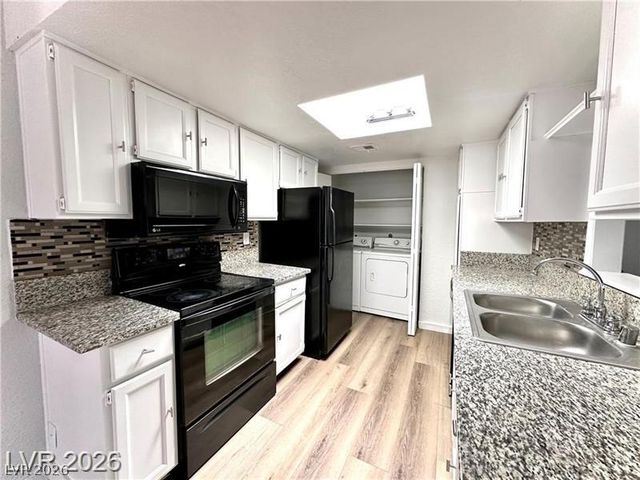 2112 Venus Avenue A, North Las Vegas, NV 89030