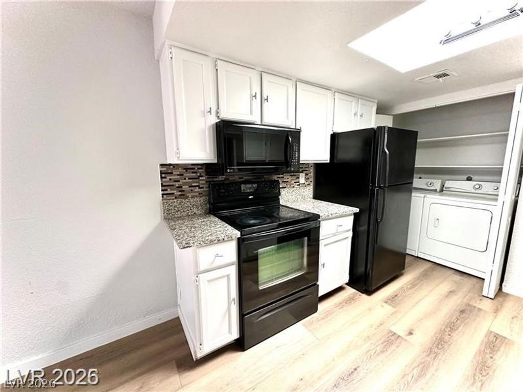 2112 Venus Avenue A, North Las Vegas, NV 89030