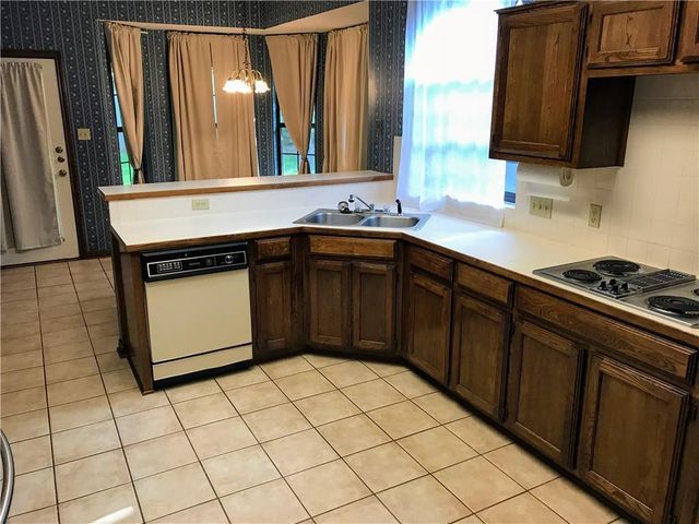 6104 John Chisum LN, Austin, TX 78749