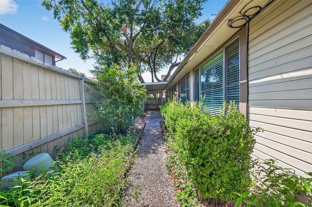 1535 Beaconshire Road, Houston, TX 77077