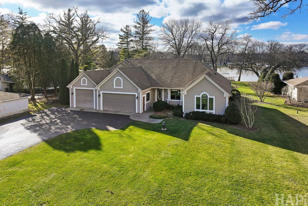 4505 GIANT OAK Drive, Mchenry, IL 60050