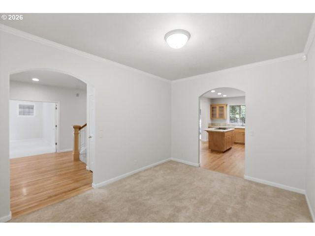 3471 LAKESIDE Dr, Eugene, OR 97401