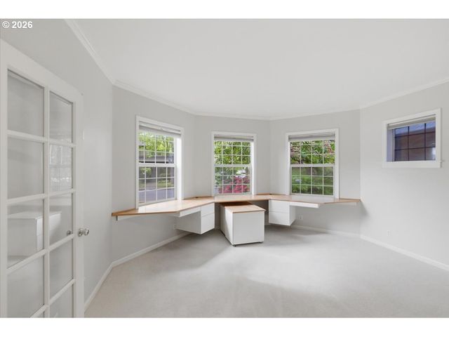 3471 LAKESIDE Dr, Eugene, OR 97401