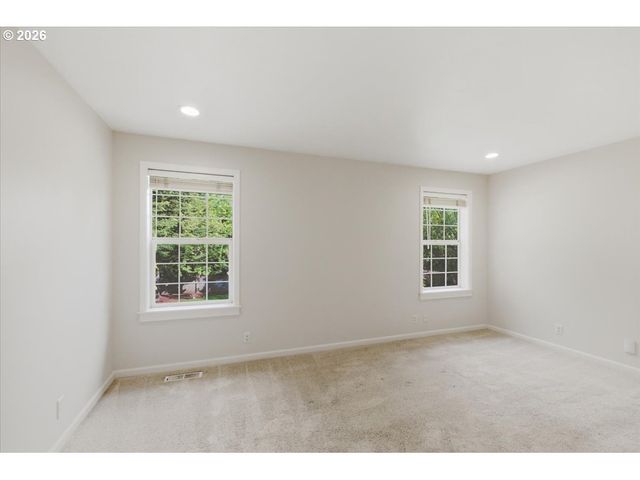 3471 LAKESIDE Dr, Eugene, OR 97401