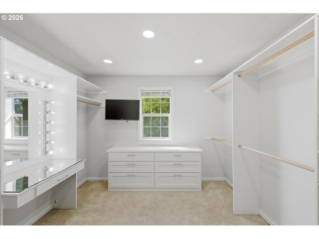 3471 LAKESIDE Dr, Eugene, OR 97401