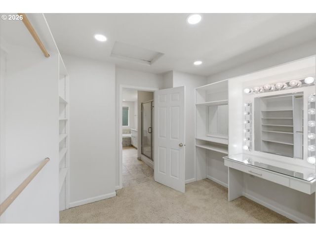 3471 LAKESIDE Dr, Eugene, OR 97401