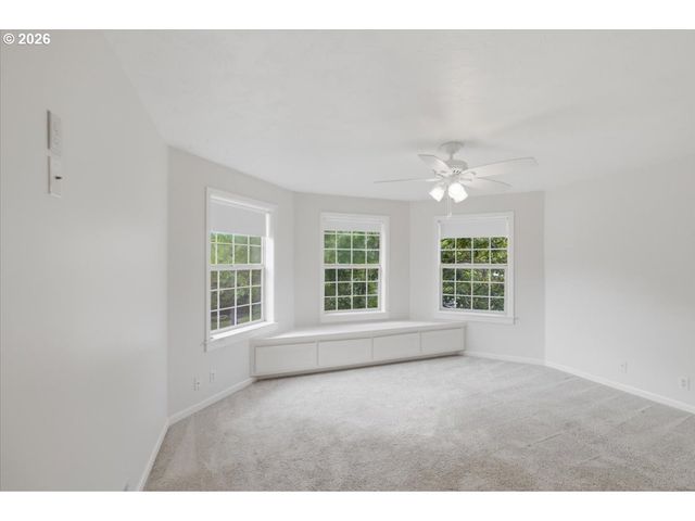 3471 LAKESIDE Dr, Eugene, OR 97401