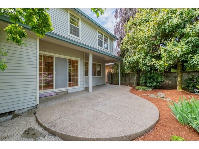 3471 LAKESIDE Dr, Eugene, OR 97401