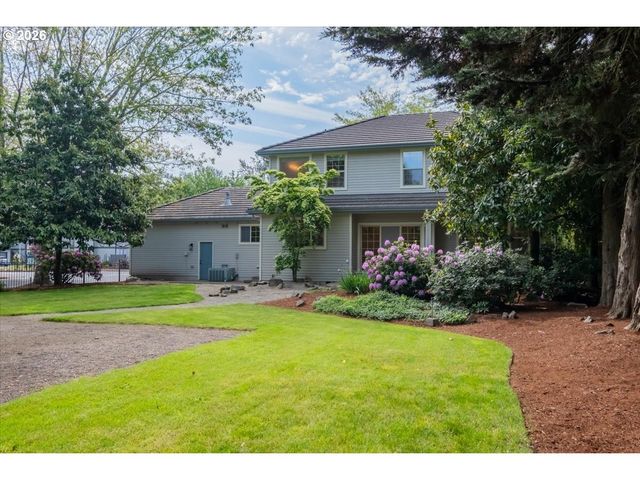 3471 LAKESIDE Dr, Eugene, OR 97401