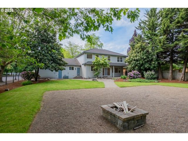 3471 LAKESIDE Dr, Eugene, OR 97401