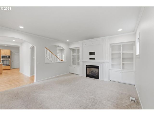 3471 LAKESIDE Dr, Eugene, OR 97401
