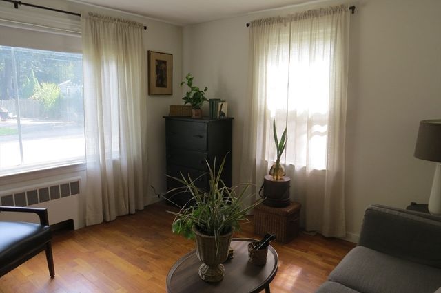 102 Ewing Dr, Stoughton, MA 02072