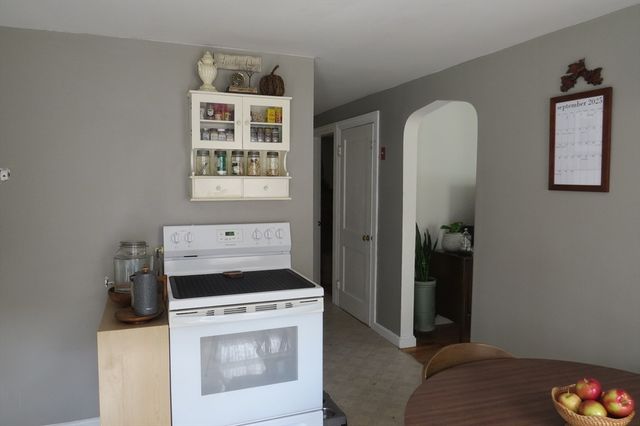 102 Ewing Dr, Stoughton, MA 02072