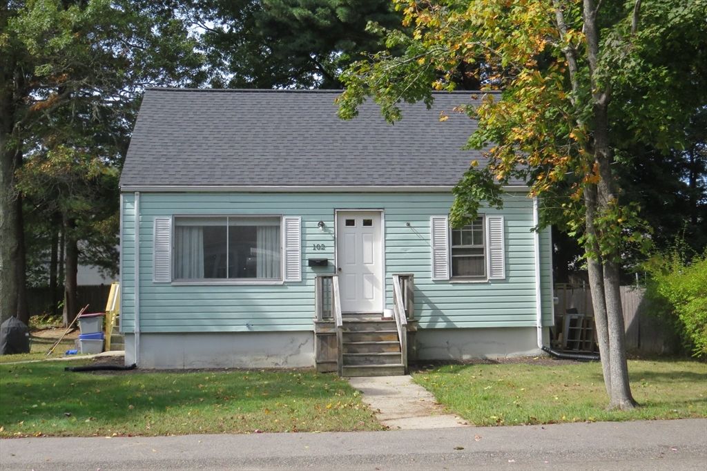 102 Ewing Dr, Stoughton, MA 02072