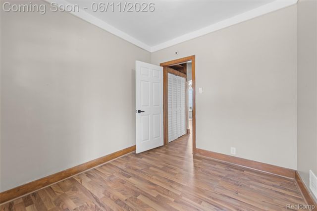 21855 Schoenherr Road, Warren, MI 48089