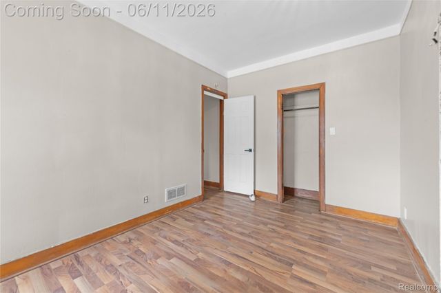 21855 Schoenherr Road, Warren, MI 48089