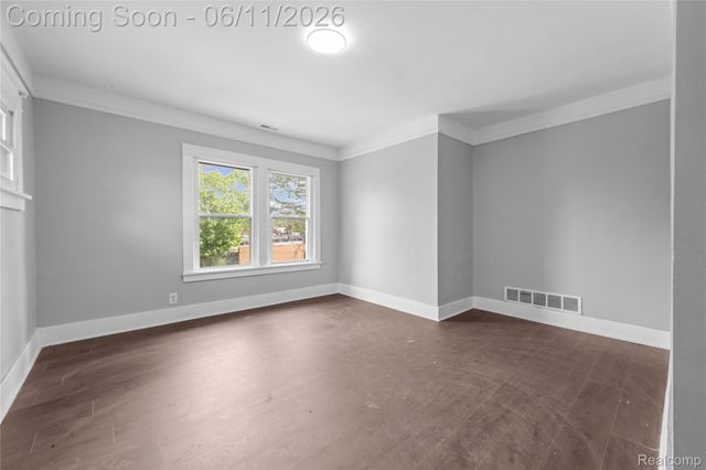 21855 Schoenherr Road, Warren, MI 48089