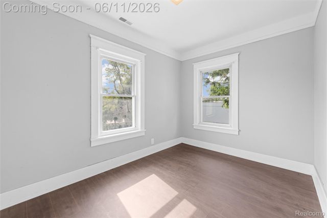 21855 Schoenherr Road, Warren, MI 48089