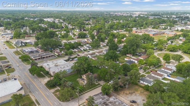 21855 Schoenherr Road, Warren, MI 48089