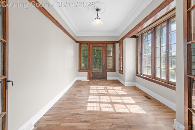 21855 Schoenherr Road, Warren, MI 48089