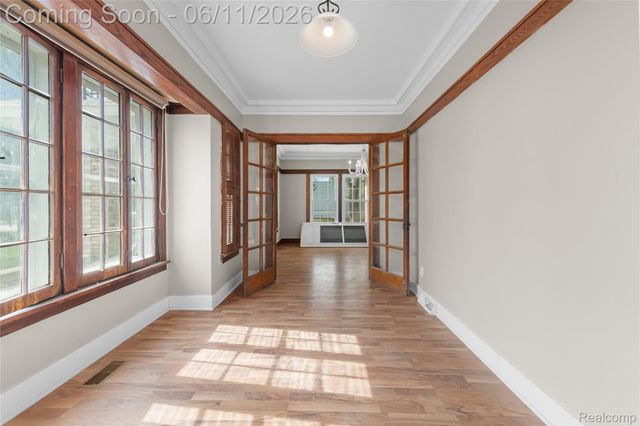 21855 Schoenherr Road, Warren, MI 48089