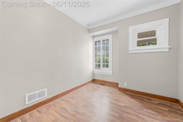 21855 Schoenherr Road, Warren, MI 48089