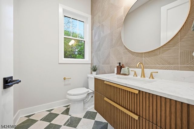 1284 Woodside Rd, Scotch Plains Twp., NJ 07076