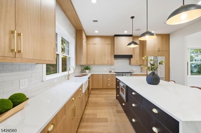 1284 Woodside Rd, Scotch Plains Twp., NJ 07076