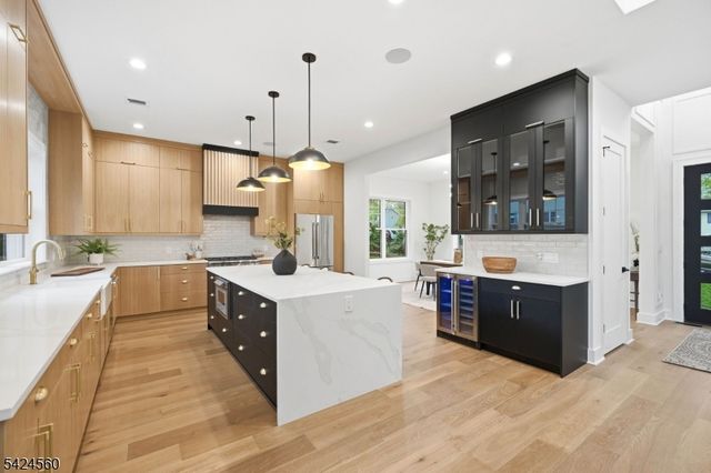 1284 Woodside Rd, Scotch Plains Twp., NJ 07076